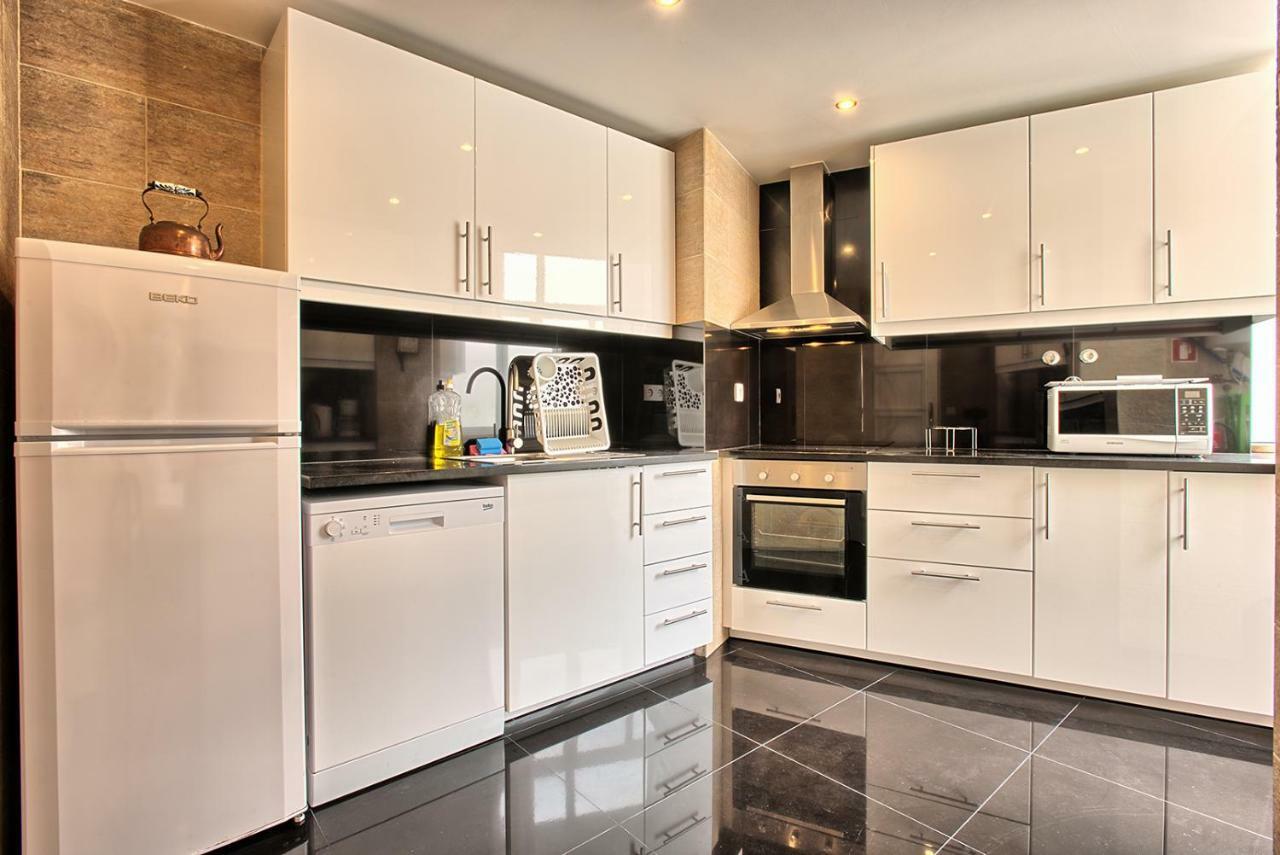 Almirante 3-four Bedrooms *