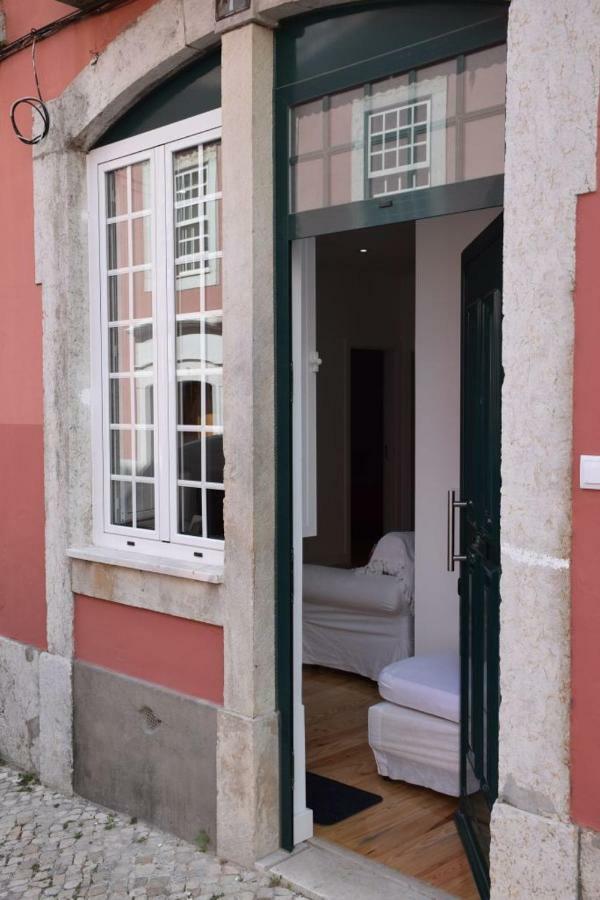 Cool Tailor Made 2 Bedroom Appartement