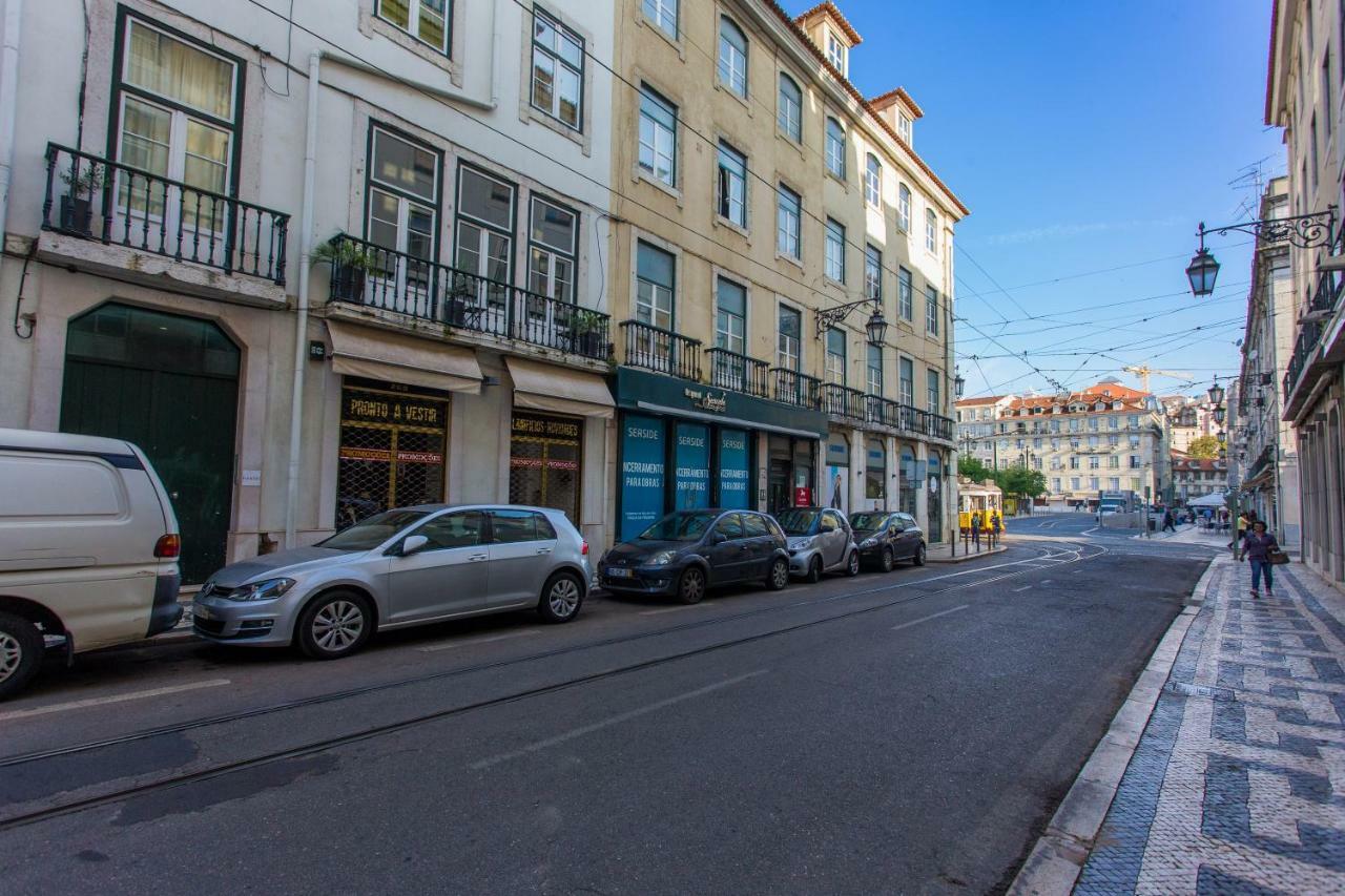 Baixa Modern Three-bedroom - By Lu Holidays Apartment *