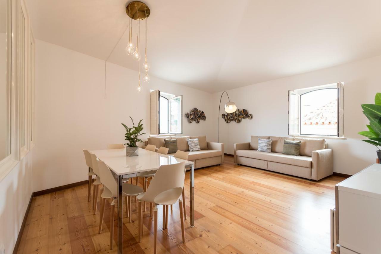 Alfama Modern Two-bedroom W/ River View And Parking - By Lu Holidays Appartement