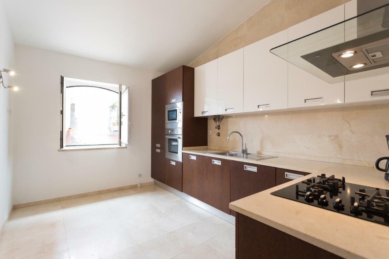 Alfama Modern Two-bedroom W/ River View And Parking - By Lu Holidays * Lisboa