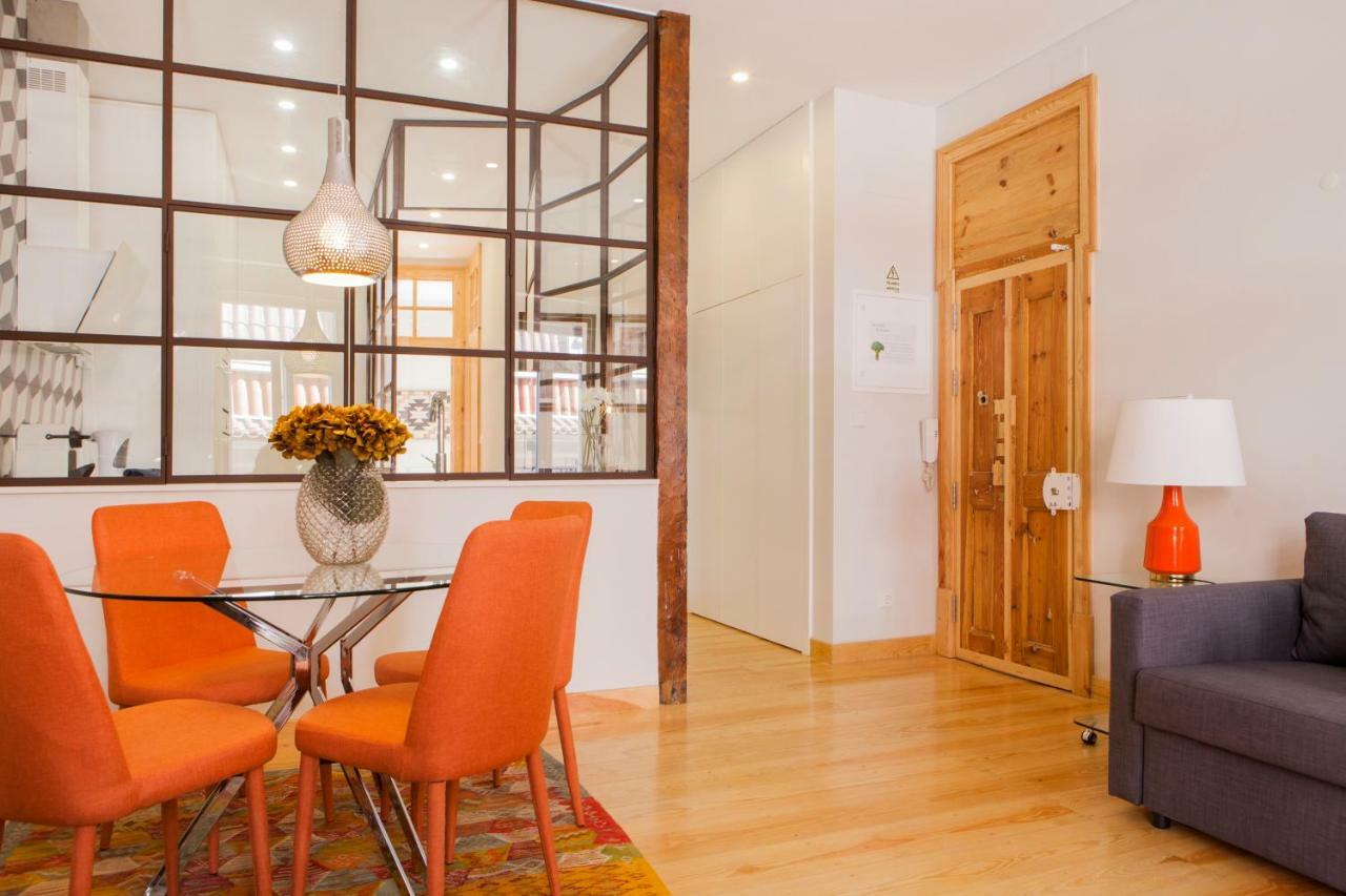 Charming Flat With Balconies Chiado District 2 Bedrooms & Ac 19th Century Building * Lisbon
