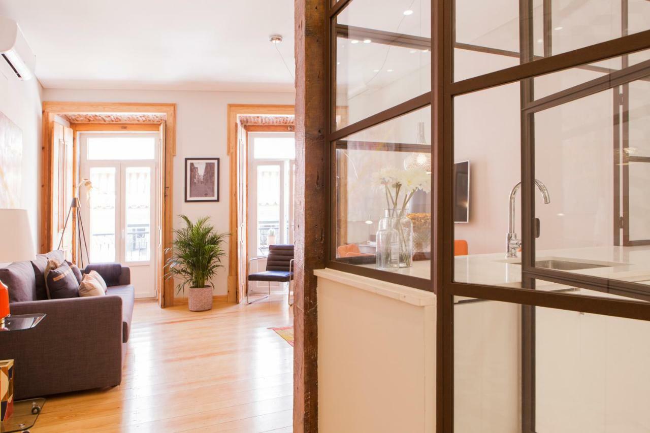 Charming Flat With Balconies Chiado District 2 Bedrooms & Ac 19th Century Building