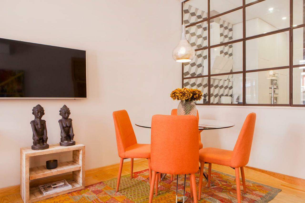 Charming Flat With Balconies Chiado District 2 Bedrooms & Ac 19th Century Building Apartment Lisbon