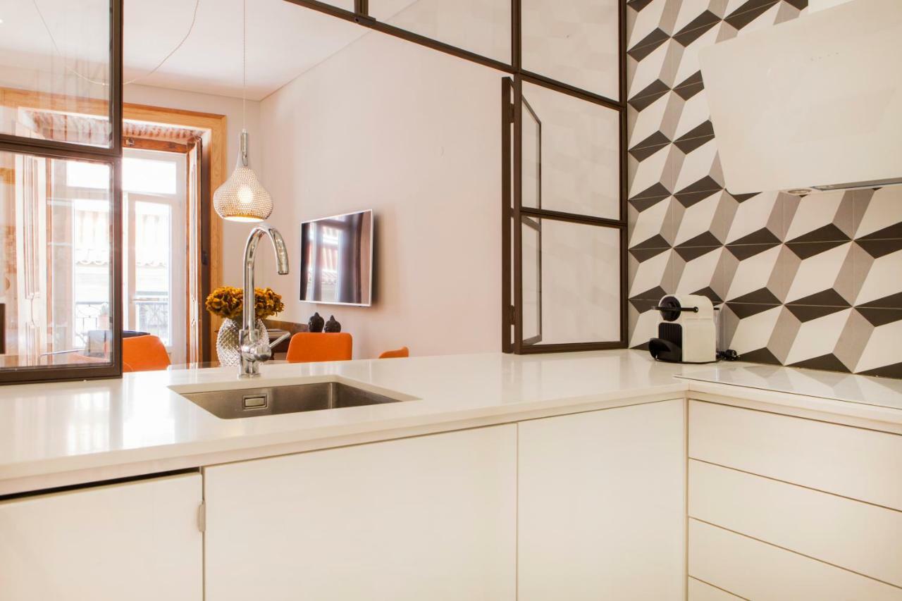 Charming Flat With Balconies Chiado District 2 Bedrooms & Ac 19th Century Building *