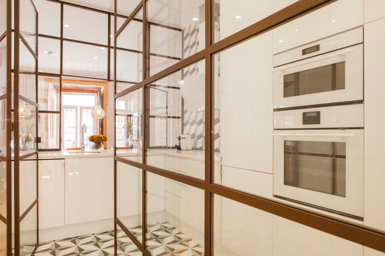 Apartment Charming Flat With Balconies Chiado District 2 Bedrooms & Ac 19th Century Building *