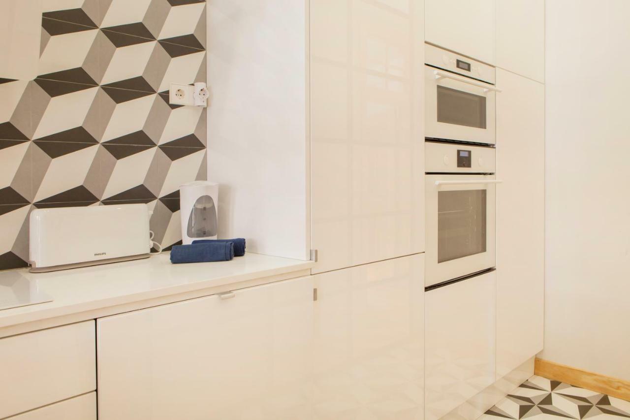 Apartment Charming Flat With Balconies Chiado District 2 Bedrooms & Ac 19th Century Building