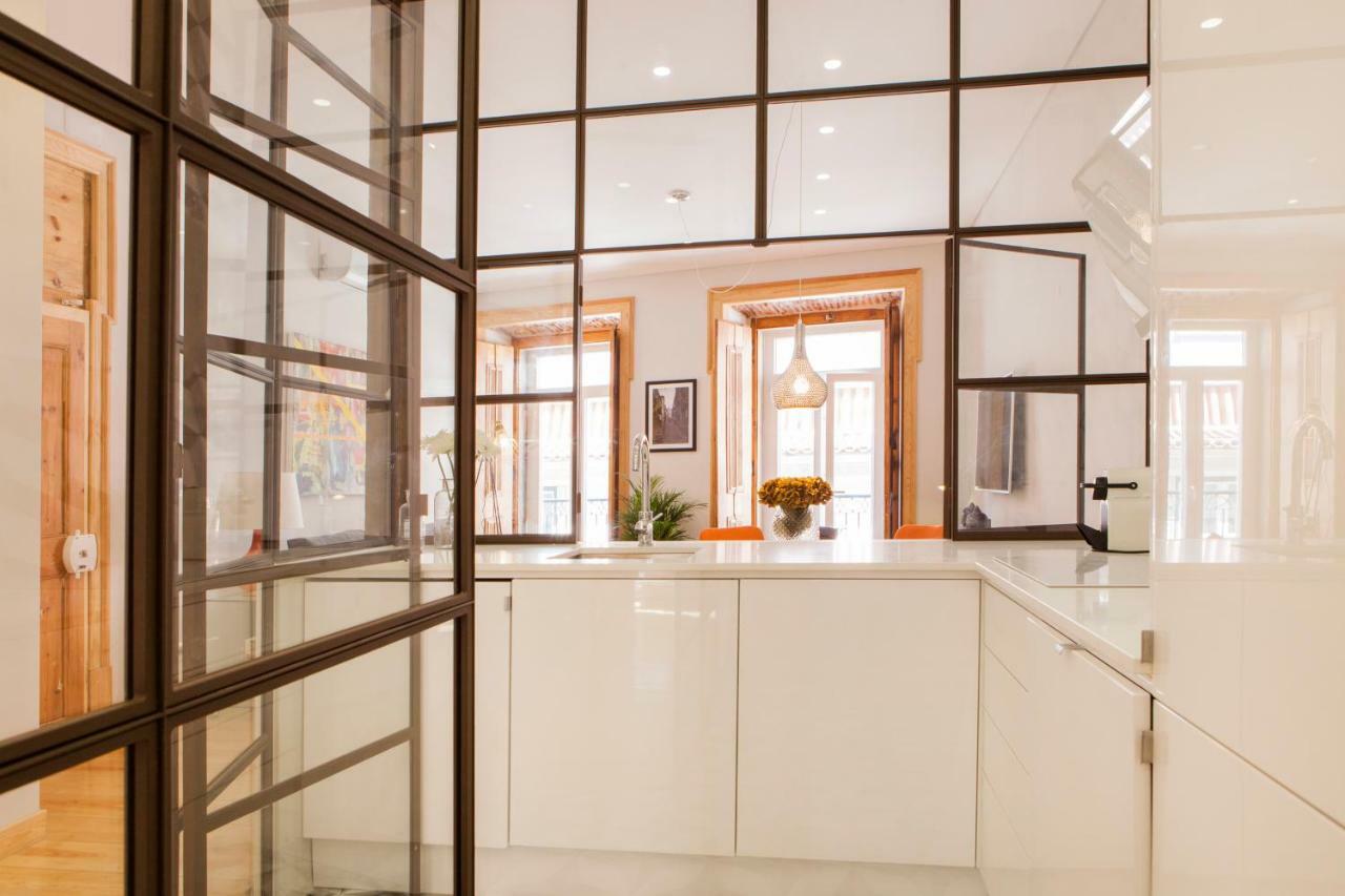 Charming Flat With Balconies Chiado District 2 Bedrooms & Ac 19th Century Building