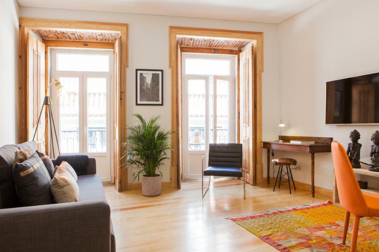 Charming Flat With Balconies Chiado District 2 Bedrooms & Ac 19th Century Building Lisbon