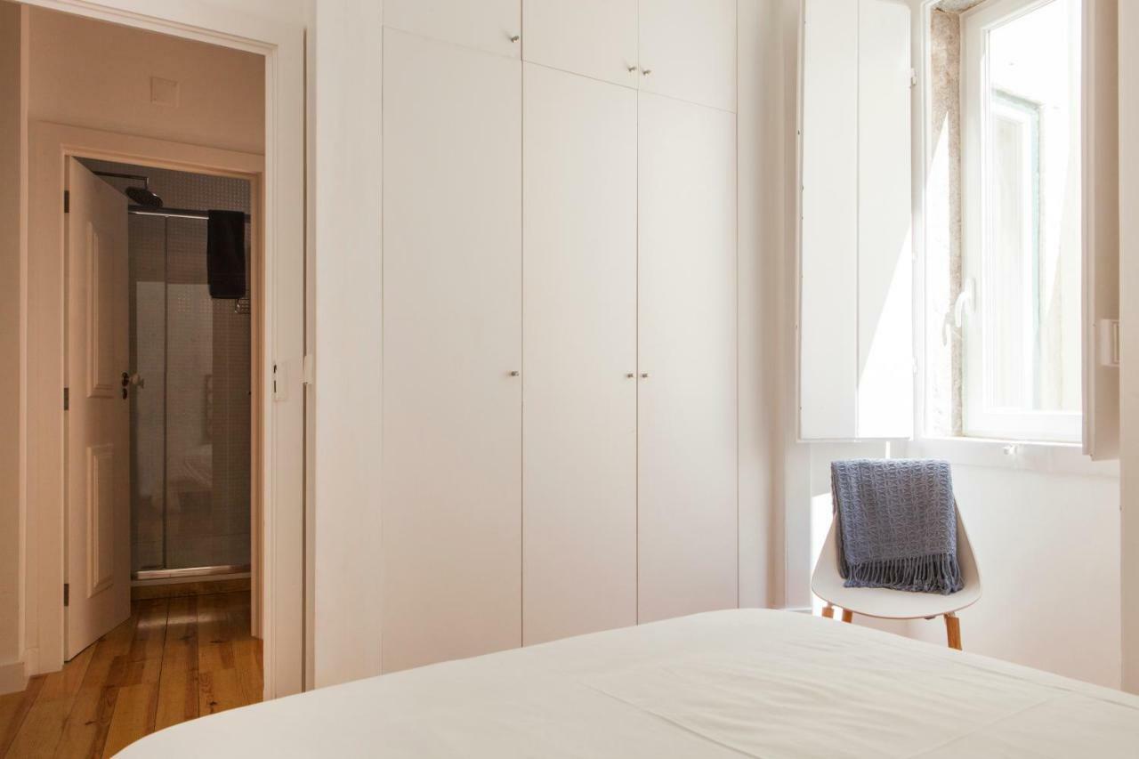 Cozy 1st Floor Flat Chiado District With Balconies And Ac 19th Century Building Appartement *