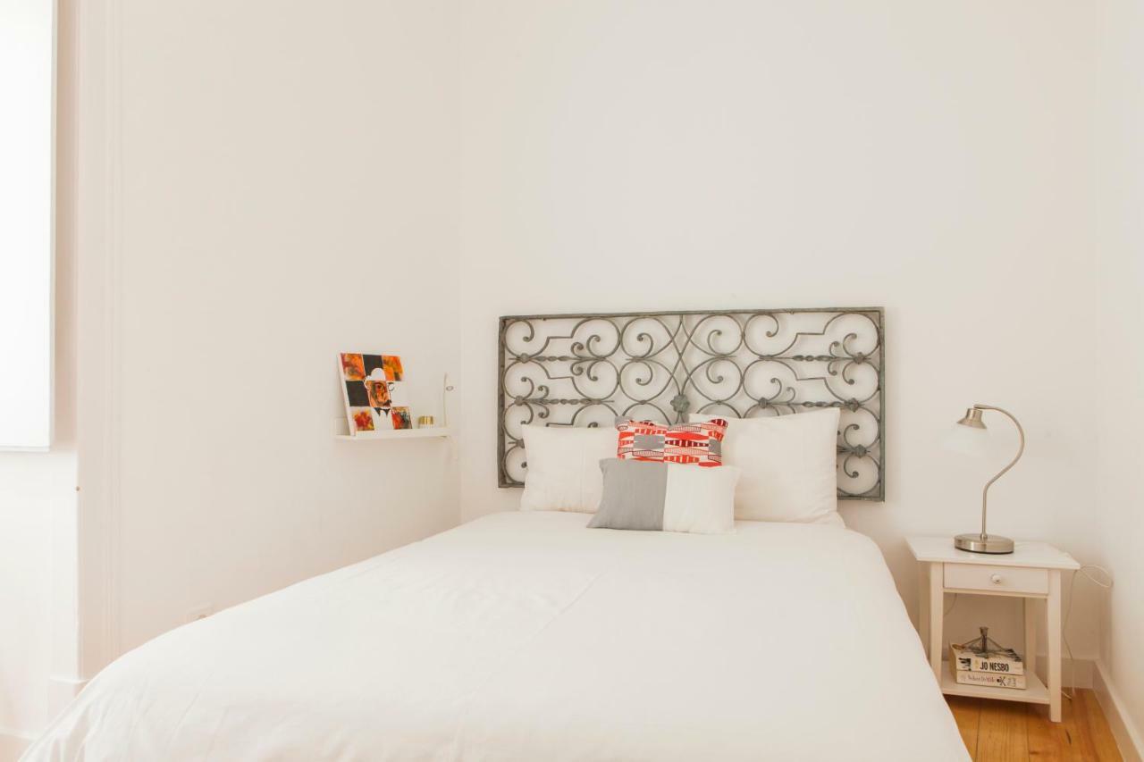 Cozy 1st Floor Flat Chiado District With Balconies And Ac 19th Century Building Appartement *