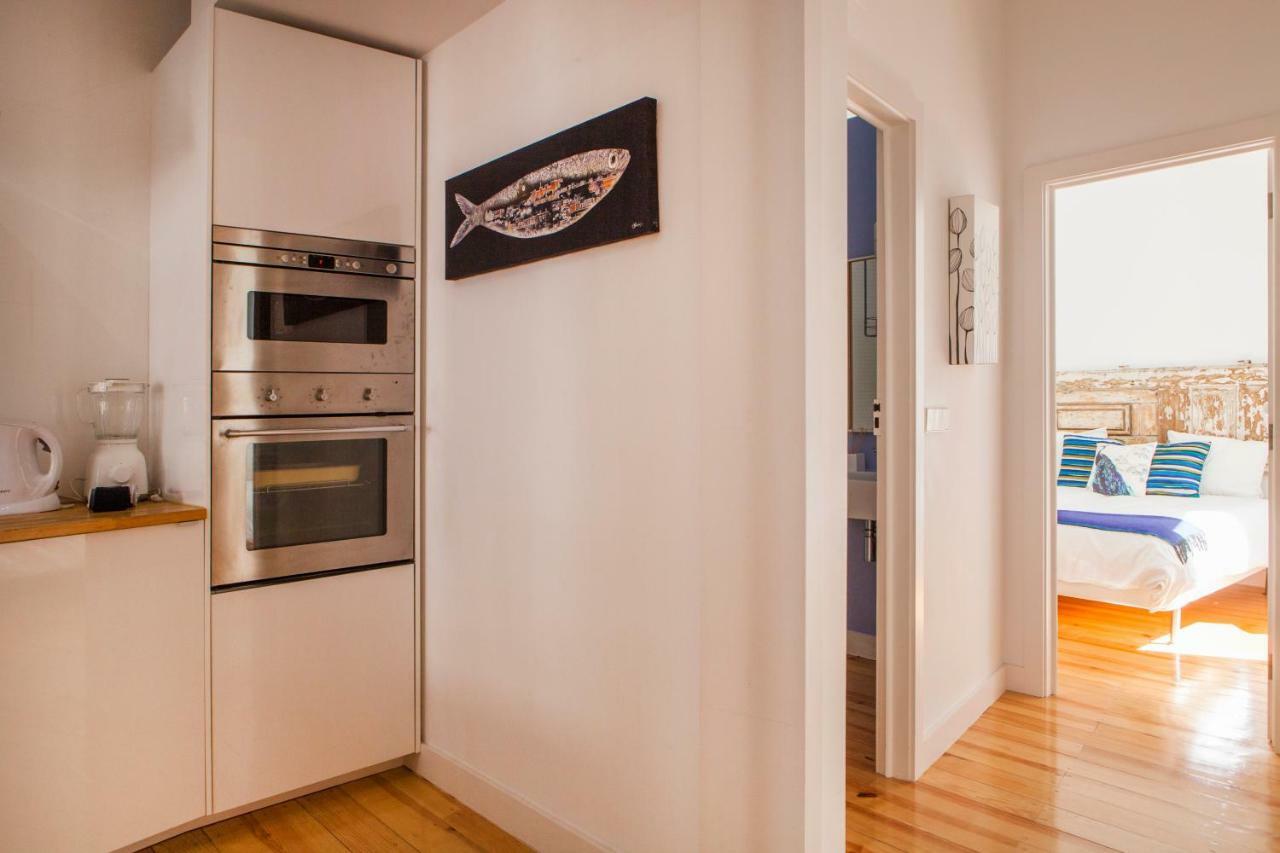 Cozy 1st Floor Flat Chiado District With Balconies And Ac 19th Century Building * Lissabon