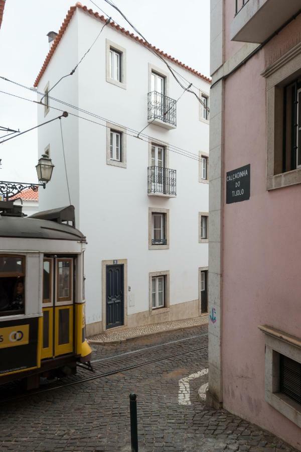 Almamater Apartment