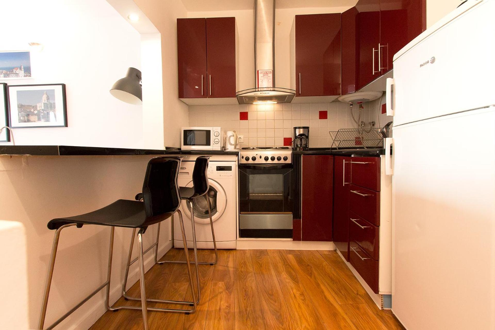 Typical Tailor Made Flat In Graca Lissabon