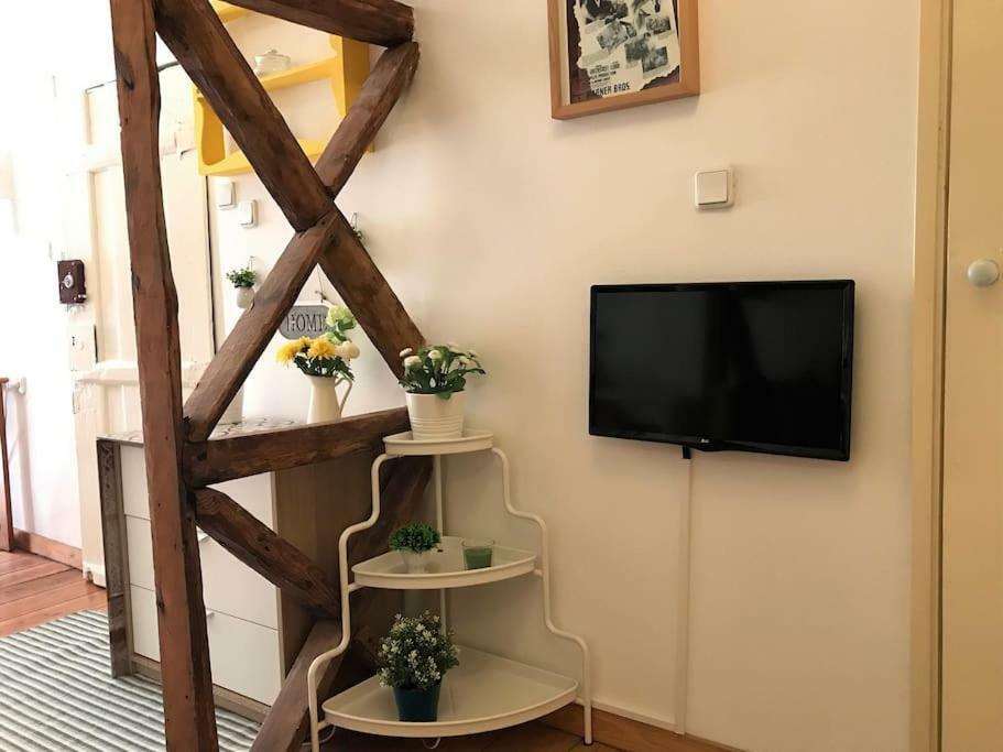 Apartamento Typical Studio In Great Location! Tram 28! Lisboa