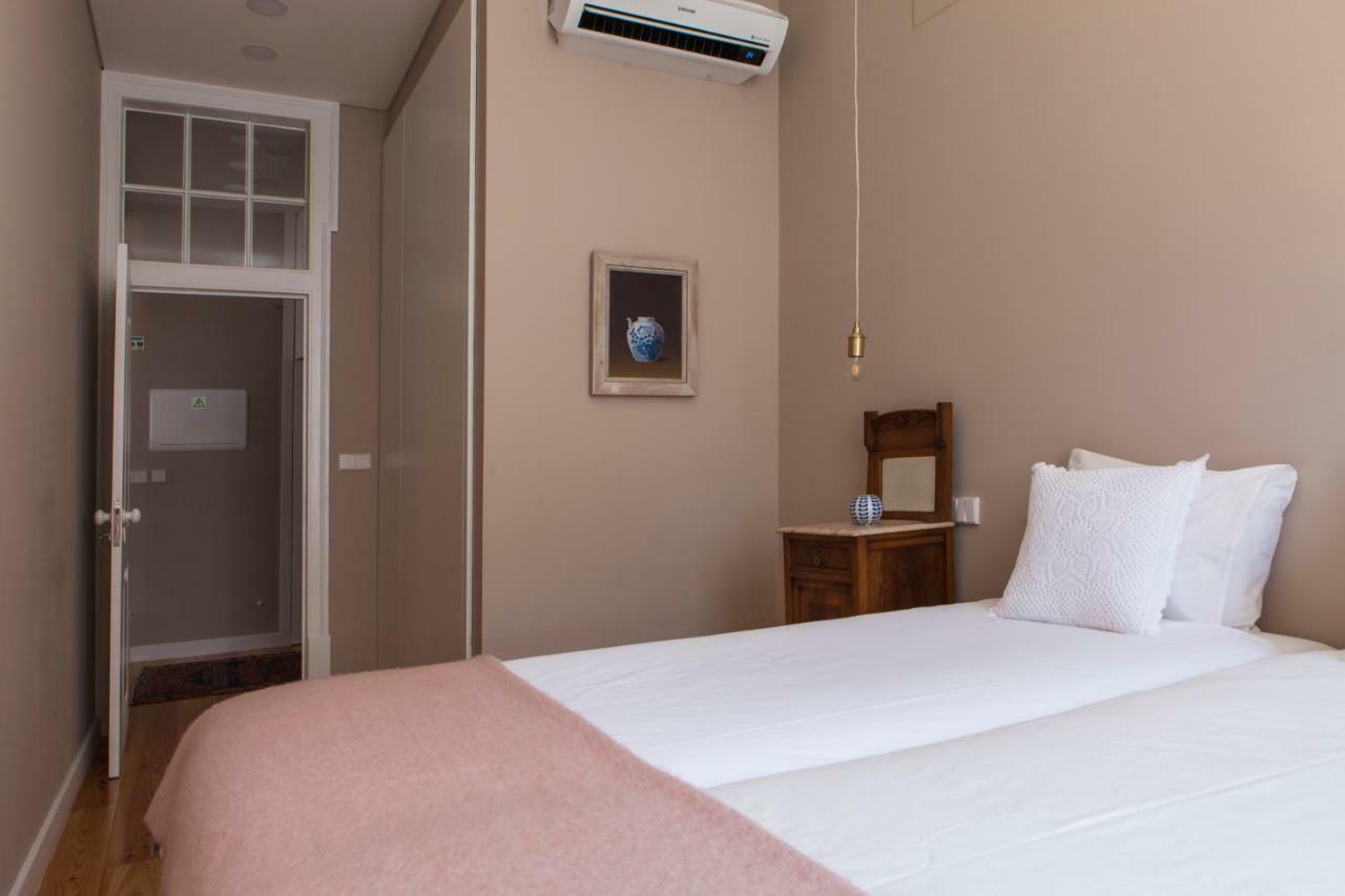 Alfama Baixa Spacious And Bright Blends The Historic And The Contemporary 2 Bedrs & 2 Bathrs Ac 18th Century Building Apartment Lissabon