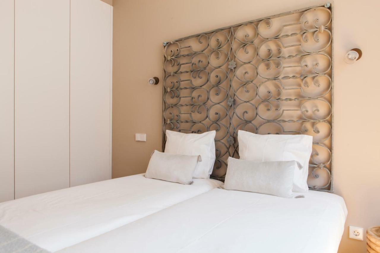 Alfama Baixa Spacious And Bright Blends The Historic And The Contemporary 2 Bedrs & 2 Bathrs Ac 18th Century Building Apartment *