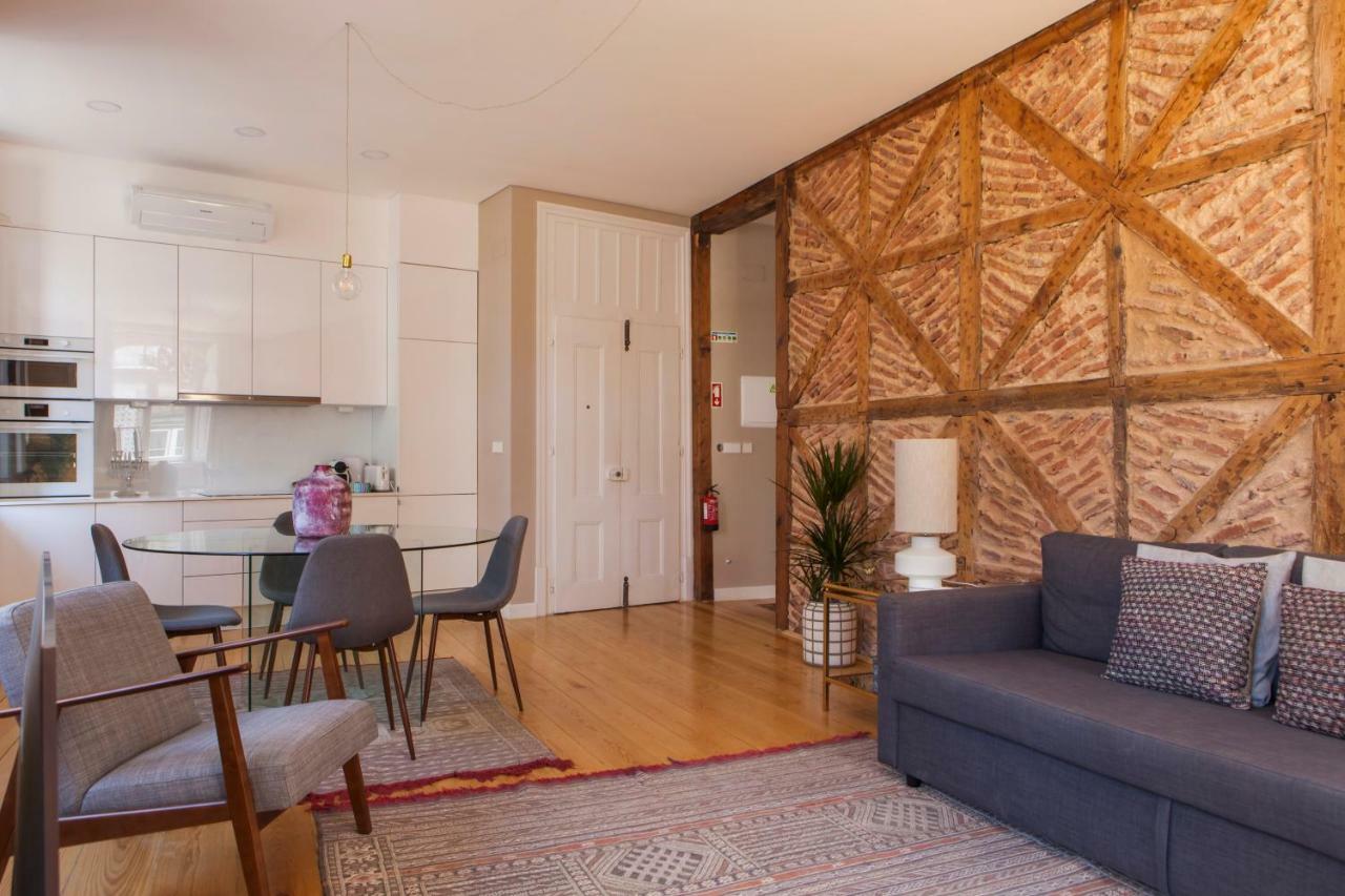 Alfama Baixa Spacious And Bright Blends The Historic And The Contemporary 2 Bedrs & 2 Bathrs Ac 18th Century Building Lissabon