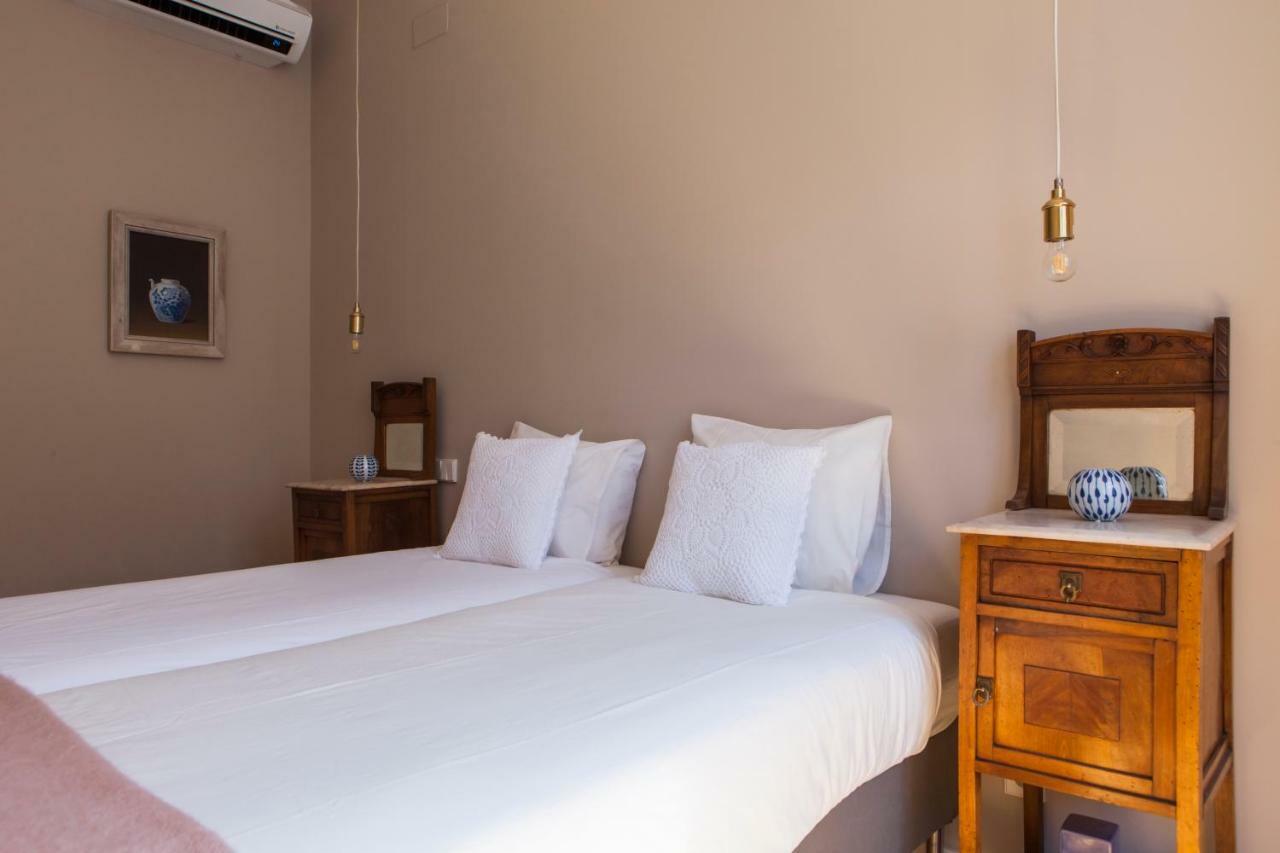 Alfama Baixa Spacious And Bright Blends The Historic And The Contemporary 2 Bedrs & 2 Bathrs Ac 18th Century Building