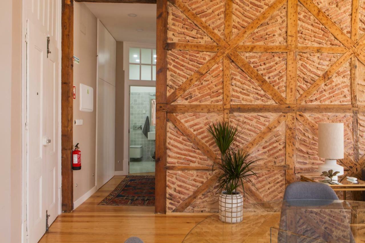 Alfama Baixa Spacious And Bright Blends The Historic And The Contemporary 2 Bedrs & 2 Bathrs Ac 18th Century Building Apartment *