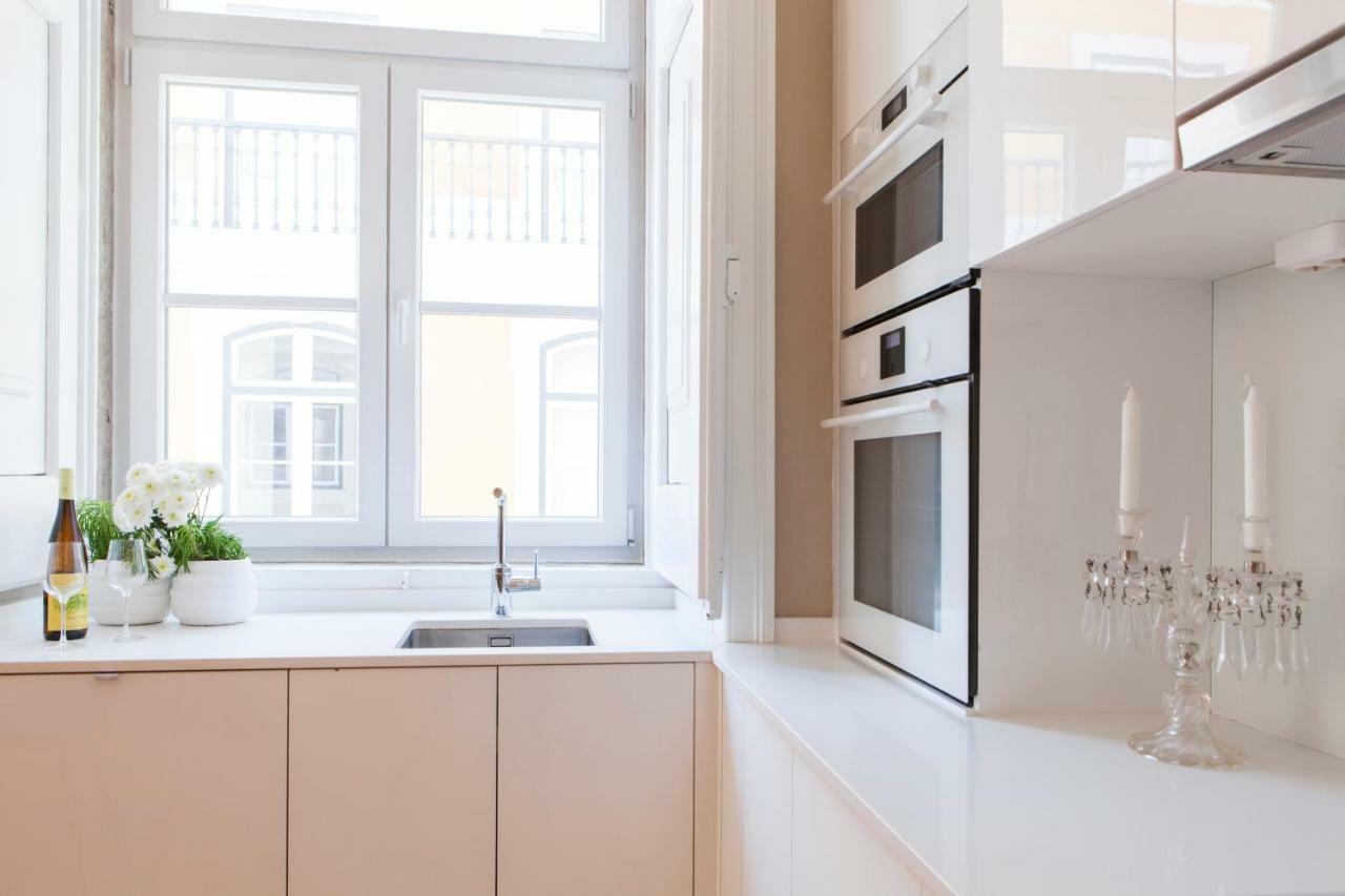 Alfama Baixa Spacious And Bright Blends The Historic And The Contemporary 2 Bedrs & 2 Bathrs Ac 18th Century Building Apartment Lissabon