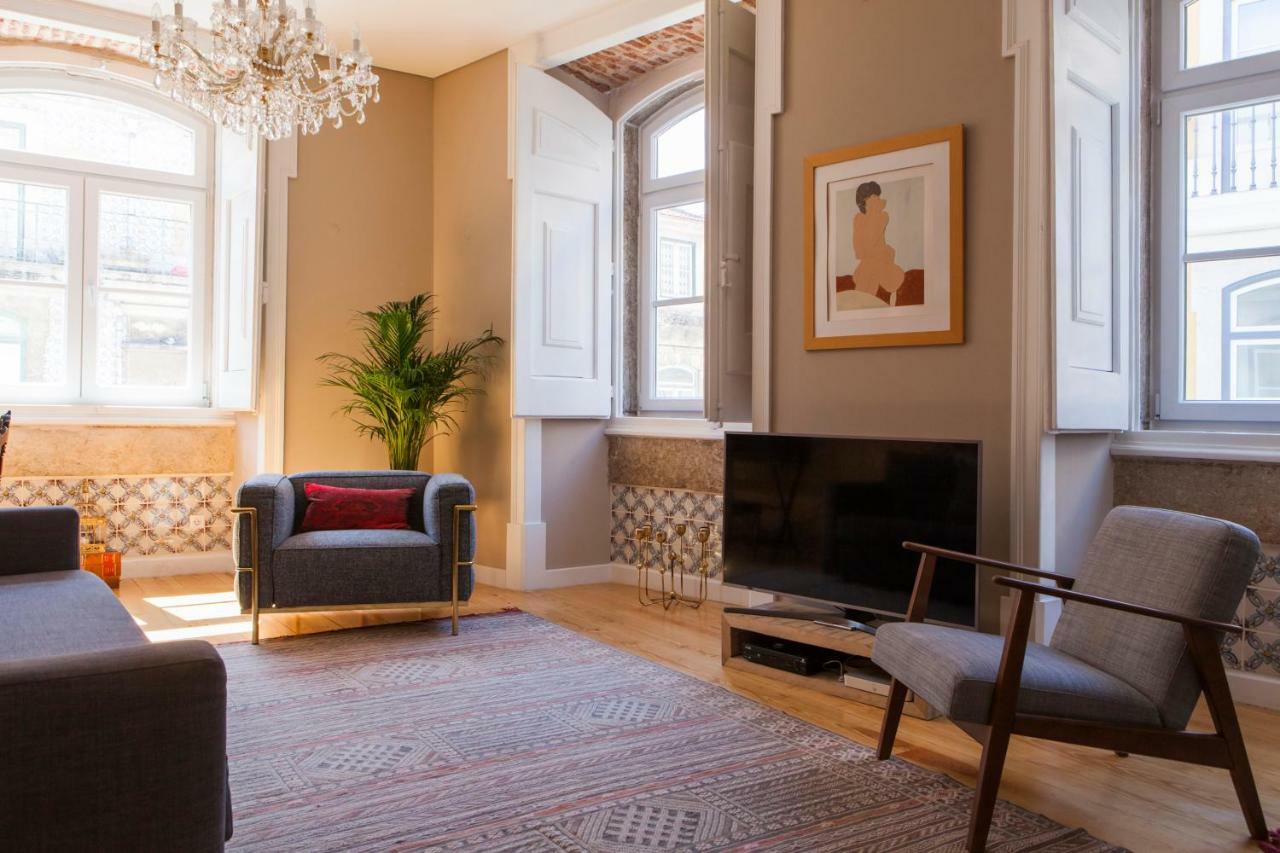 Alfama Baixa Spacious And Bright Blends The Historic And The Contemporary 2 Bedrs & 2 Bathrs Ac 18th Century Building Apartment *