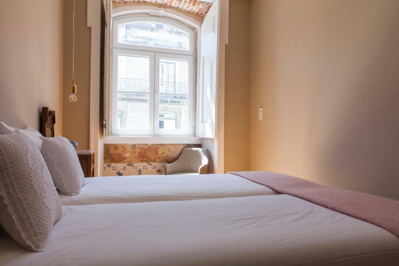 Alfama Baixa Spacious And Bright Blends The Historic And The Contemporary 2 Bedrs & 2 Bathrs Ac 18th Century Building Lissabon