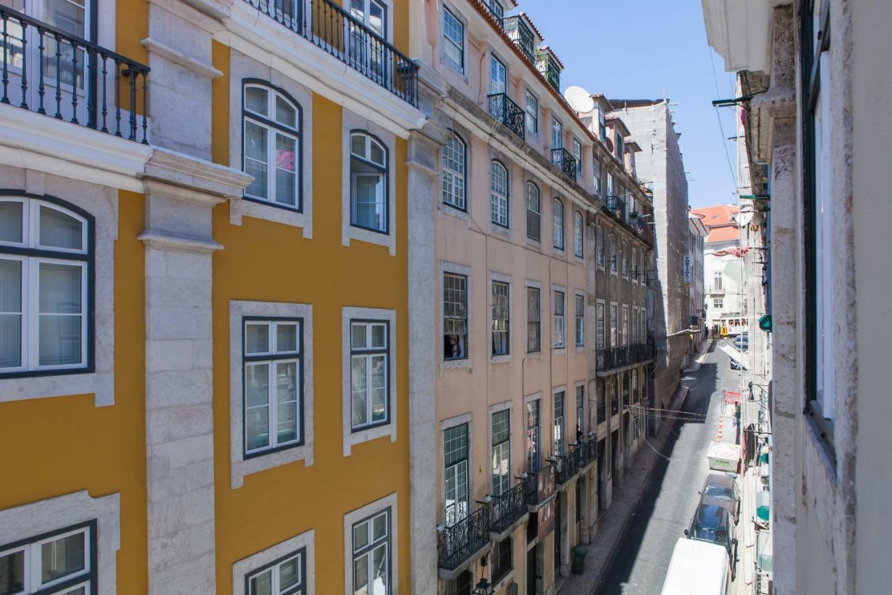 Alfama Baixa Spacious And Bright Blends The Historic And The Contemporary 2 Bedrs & 2 Bathrs Ac 18th Century Building Apartment *