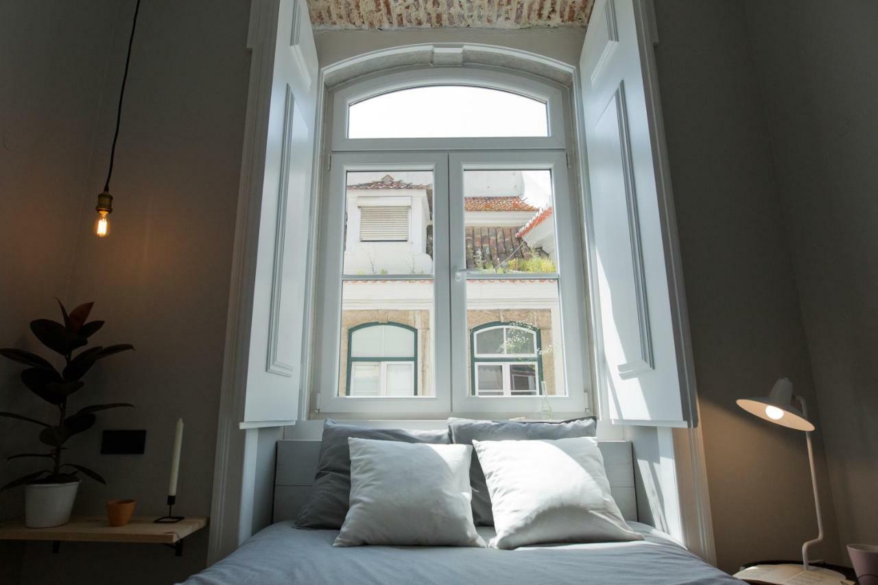 Update Urban Chic Flat In 19th Century Building 2 Bedrooms & 2 Bathrooms & Ac Alfama District