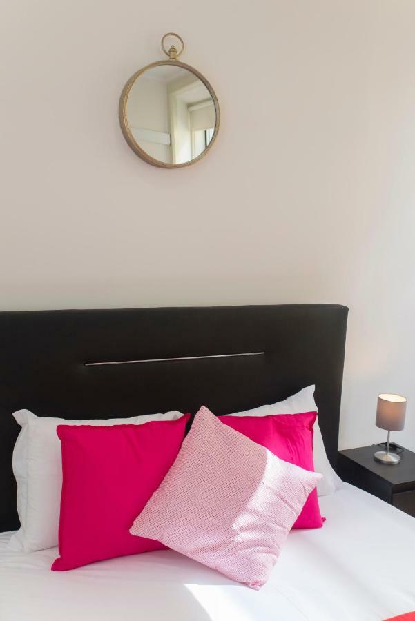 Pink Street House *