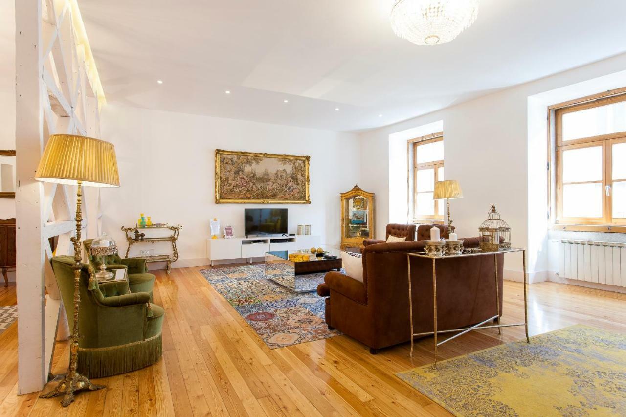Chiado 4-bedroom Flat Apartment Lissabon