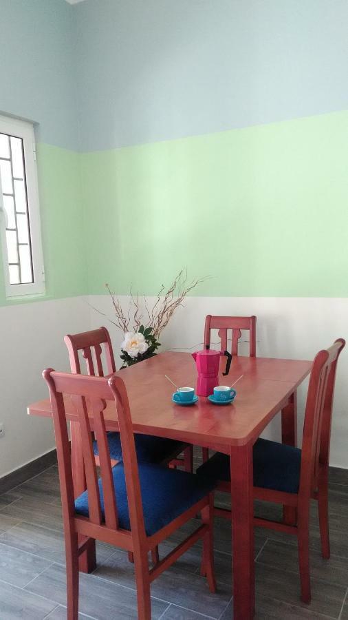 Gasthuis Apartament's Veiga Areeiro *