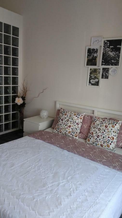 Gasthuis Apartament's Veiga Areeiro *