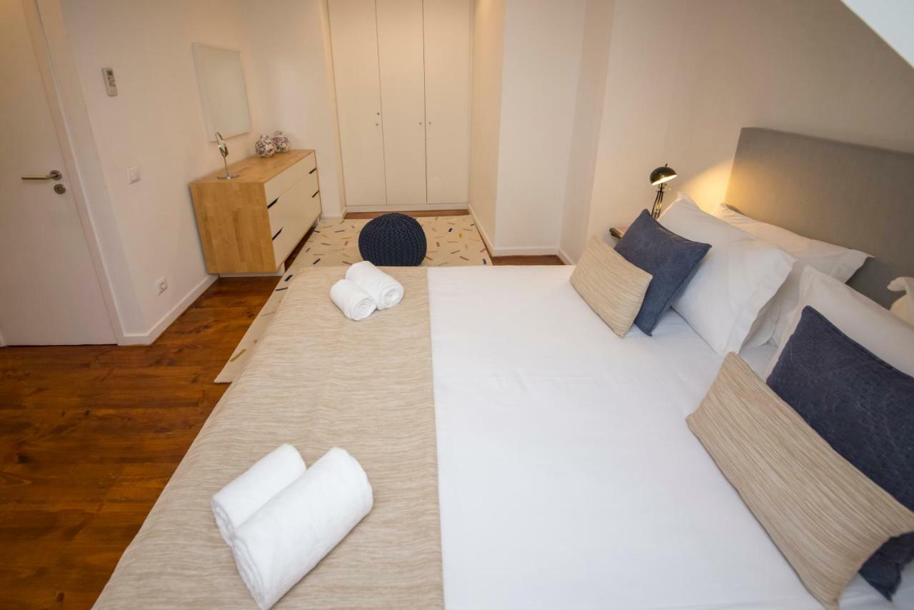 A Captivating Close To River Tagus In *