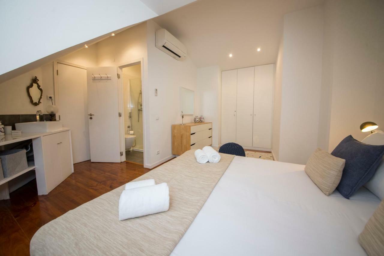 A Captivating Close To River Tagus In
