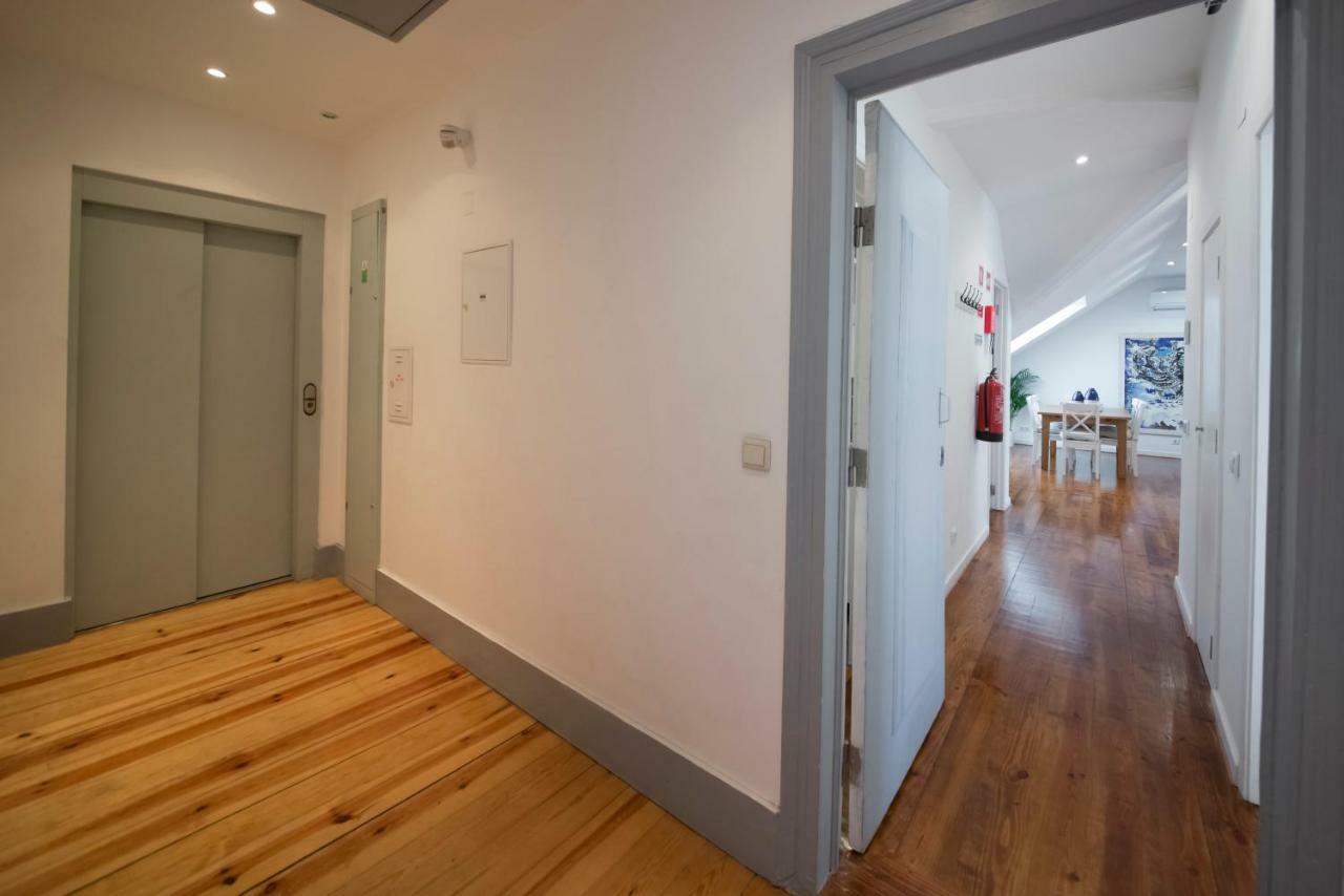 A Captivating Close To River Tagus In Apartamento Lisboa