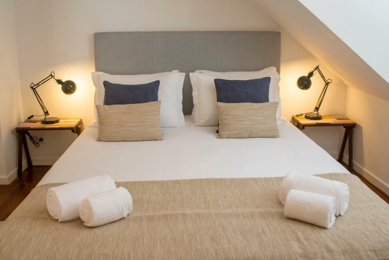 A Captivating Close To River Tagus In Lisboa