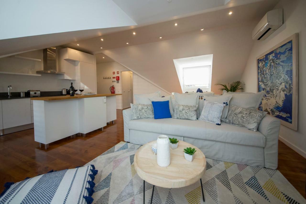 A Captivating Close To River Tagus In * Lisboa