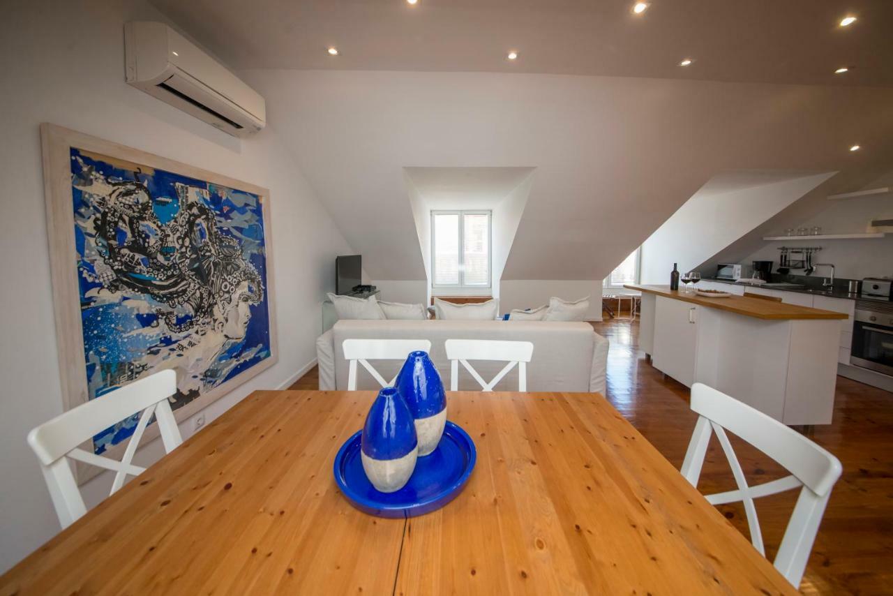 A Captivating Close To River Tagus In Apartamento Lisboa