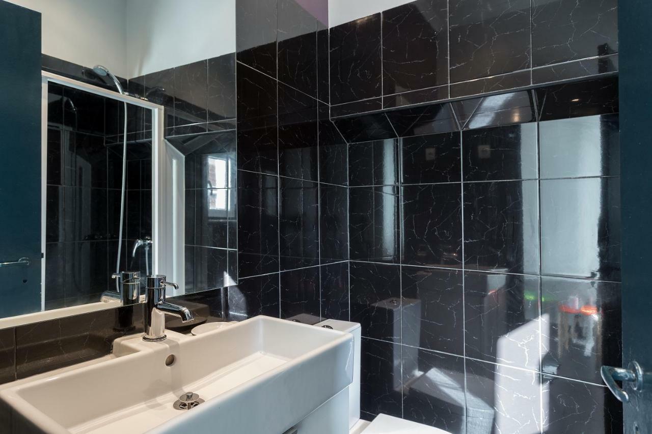 Chiado Bairro Alto, Bright And Newly Renovated 3 Bedroom Apartment, Historical Center Apartment Lisbon