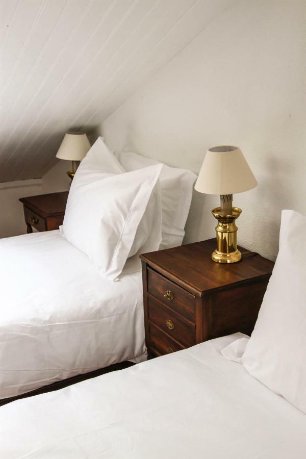 Apartment Cozy And Spacious In Graca, Lisbon