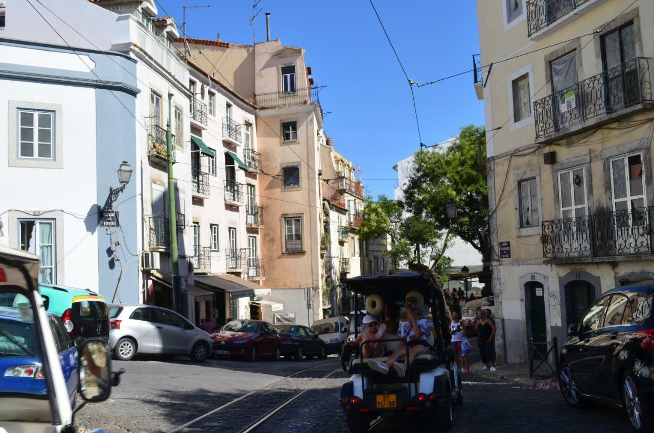 Flor De Lis - Alfama