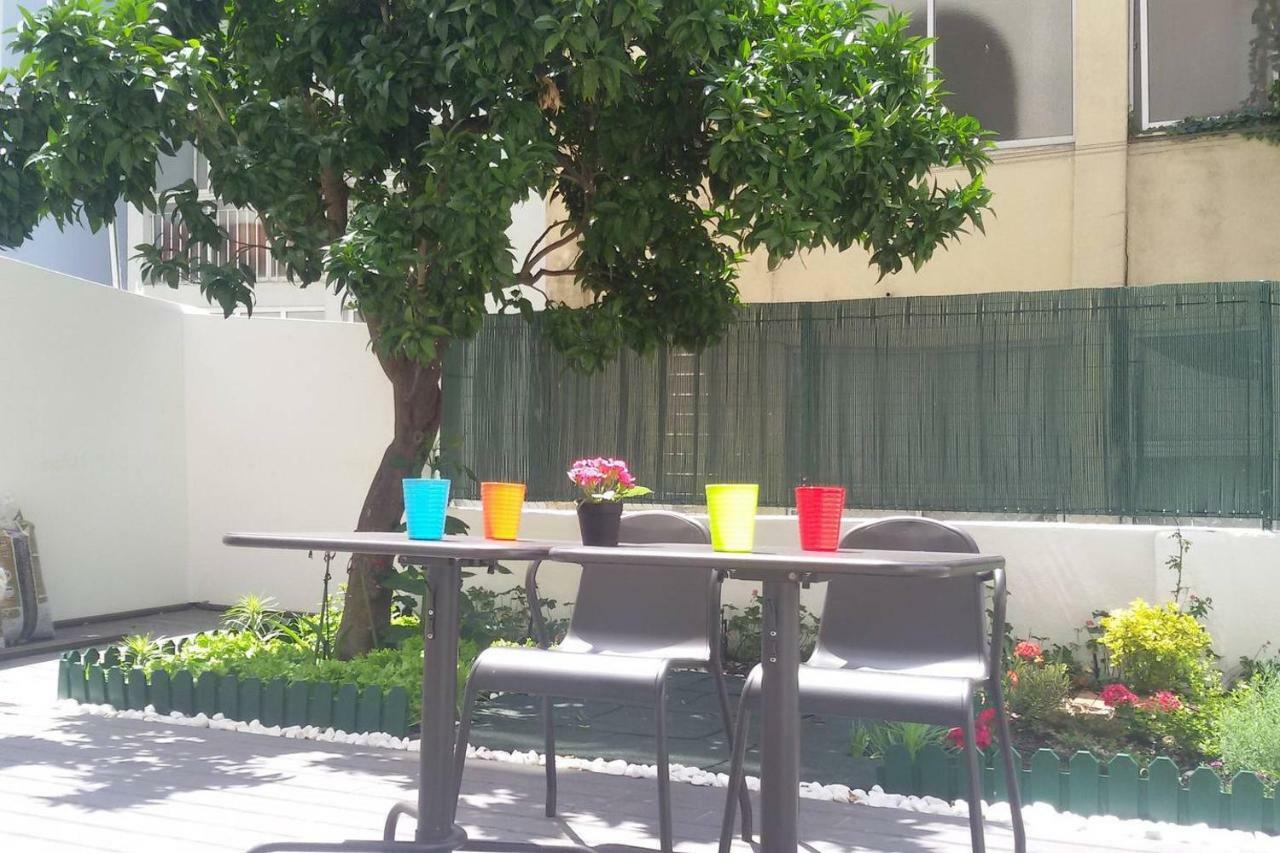Sunny Orange Garden In Appartement