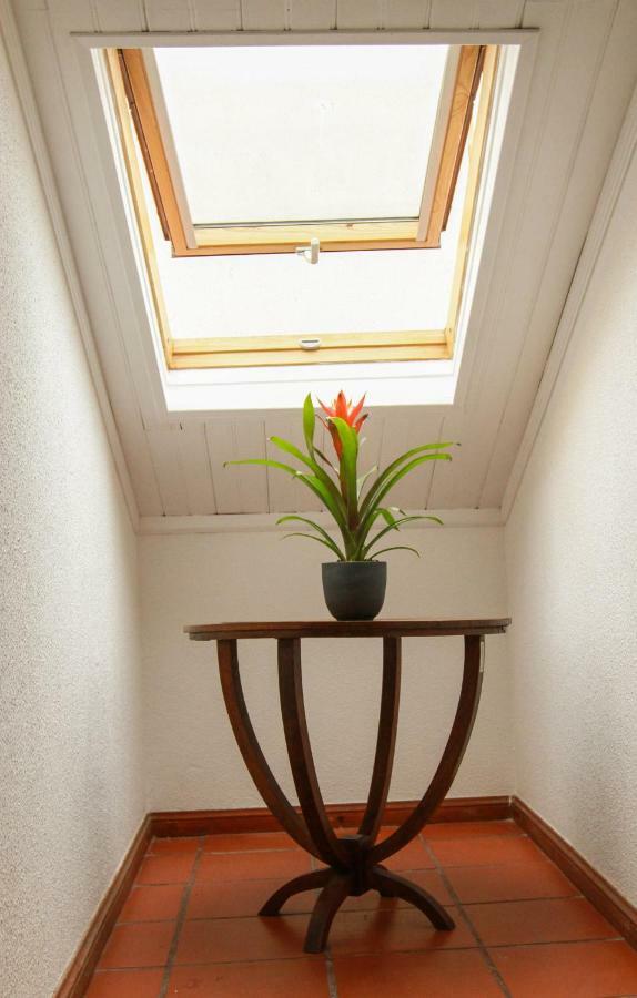 Cozy And Spacious In Graca, Lisbon