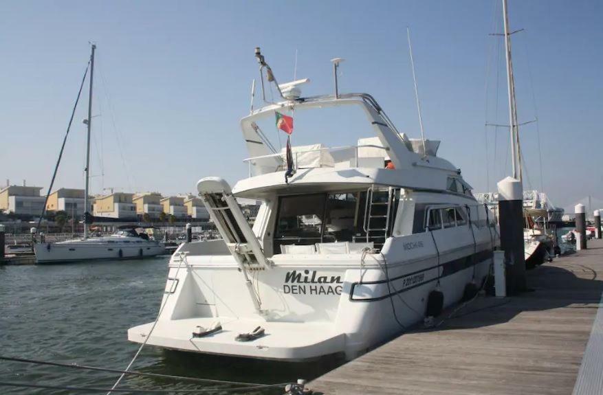 Bateau-hôtel Beautiful&magnific Yacht For 6 Persons *