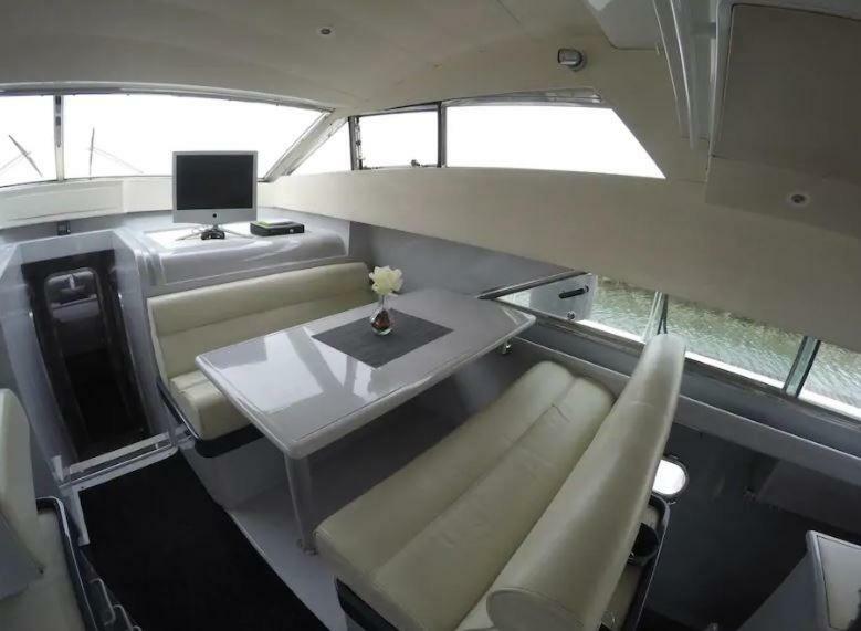 Beautiful&magnific Yacht For 6 Persons Bateau-hôtel