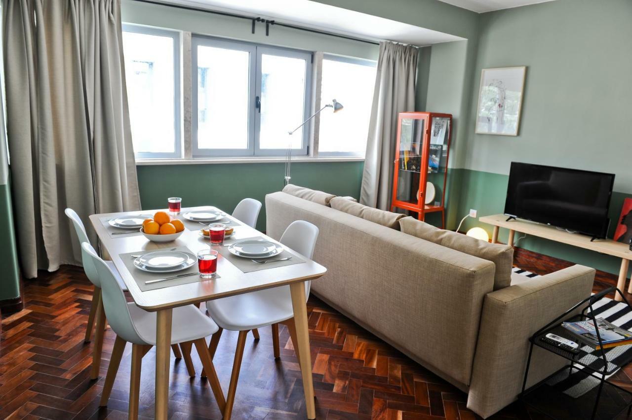 Cosmopolitan Comfort In 4a- By Misha's Place