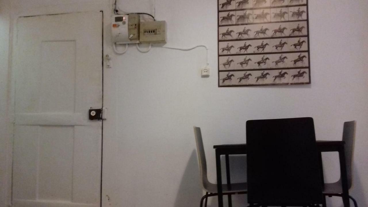 Center | Chiado Typical Small Flat Appartement Lissabon