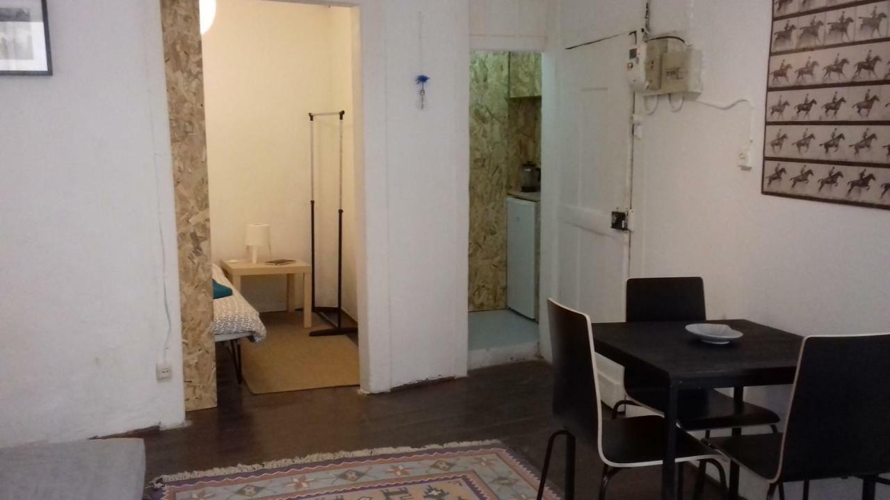 Center | Chiado Typical Small Flat Appartement