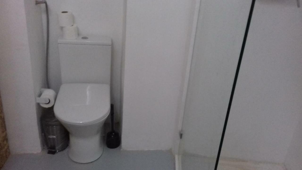 Center | Chiado Typical Small Flat Lissabon